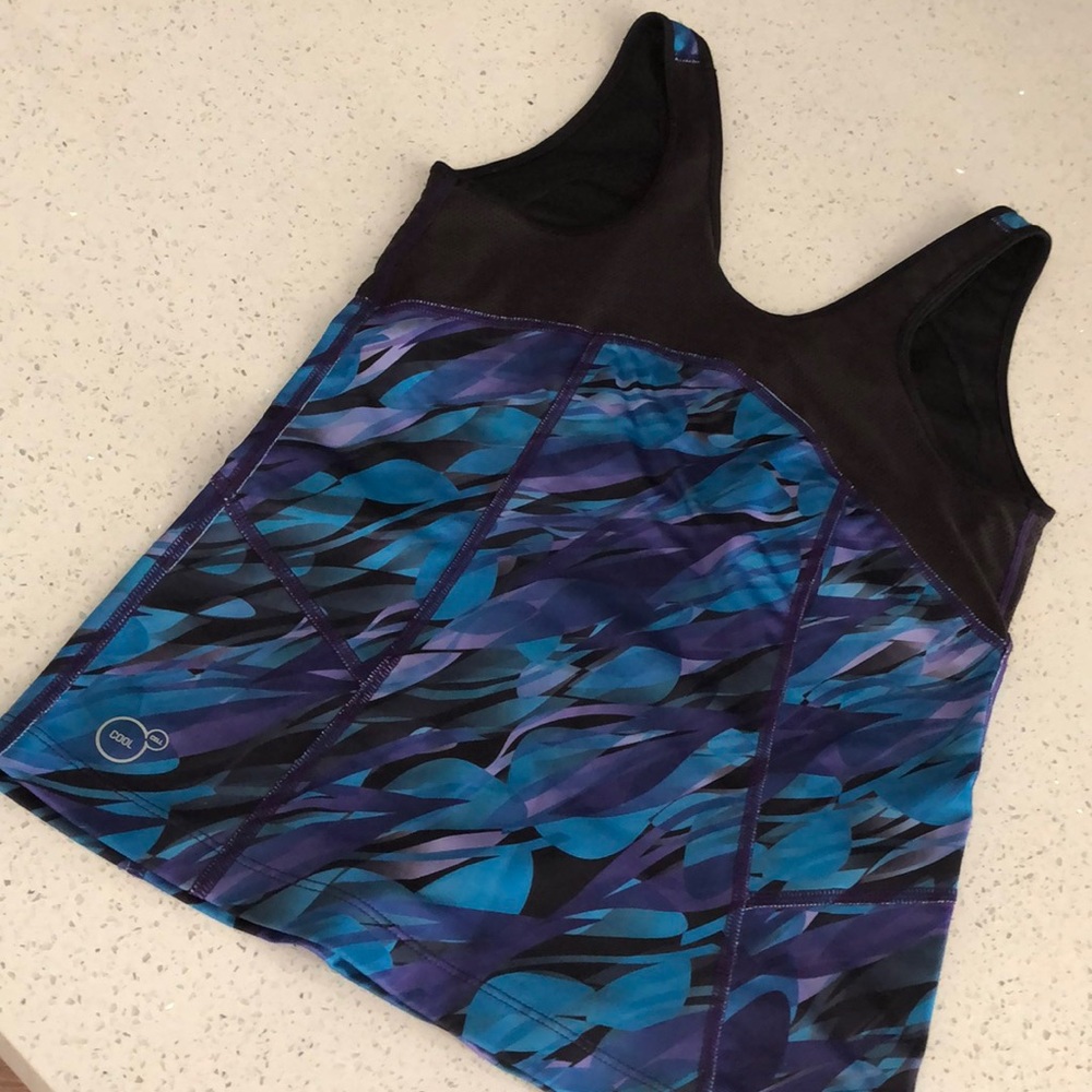 Workout Top - Picture 3 of 3